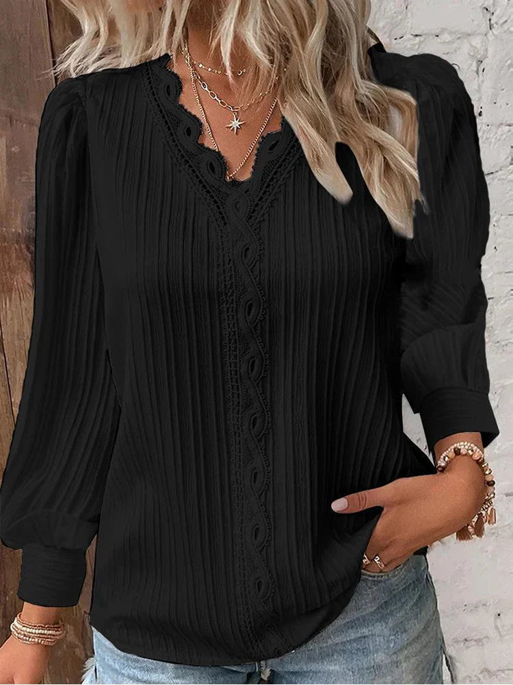 Emelie™ | Blus med spetsdetaljer i chiffon